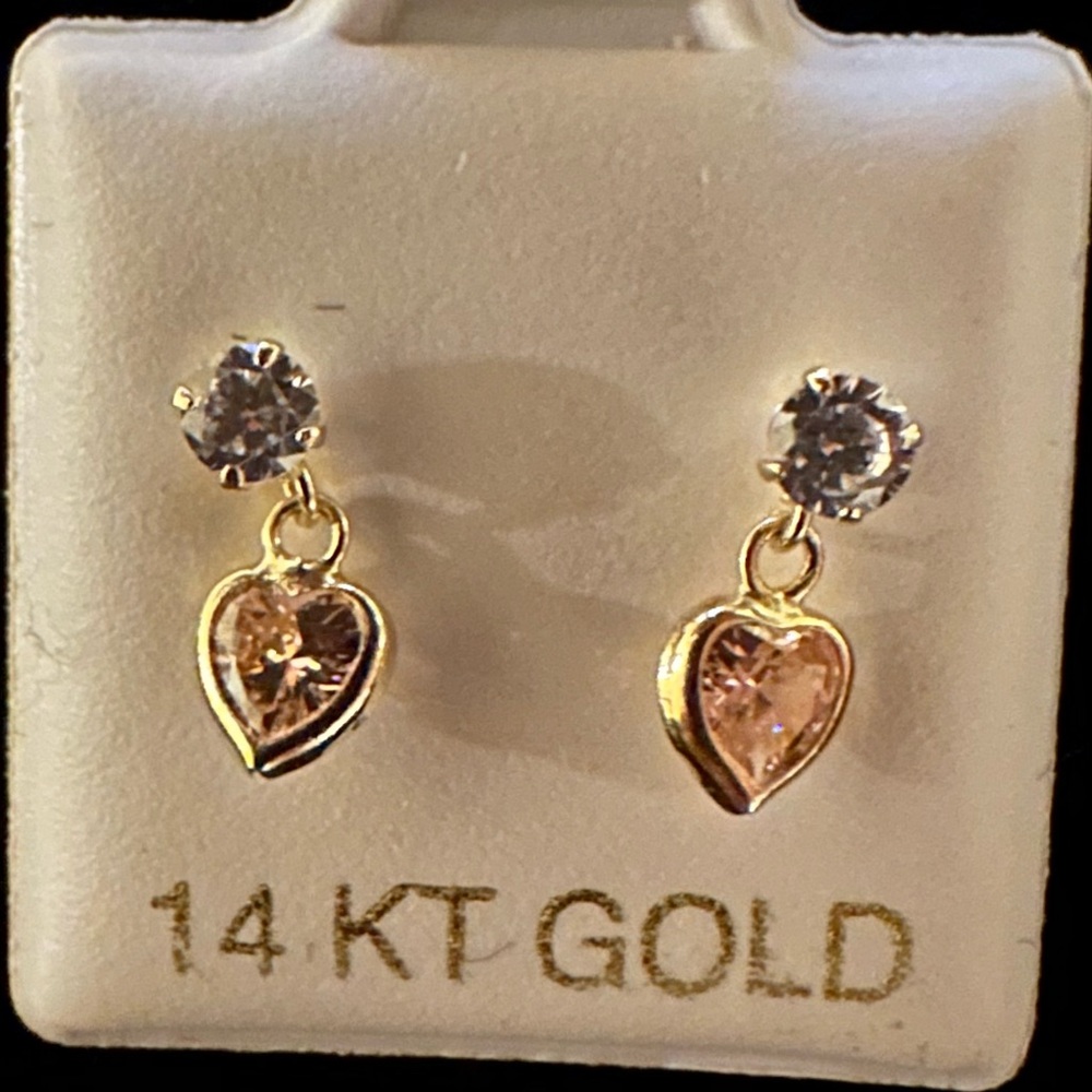 💖Stunning 14kt Gold Heart-Shaped Earrings😍